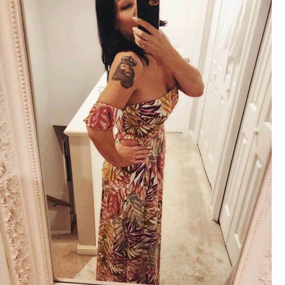 Off the shoulder maxi sundress NWT size Medium